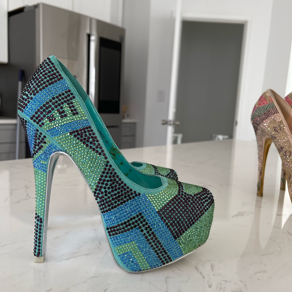 high heels - Picture 2 of 2